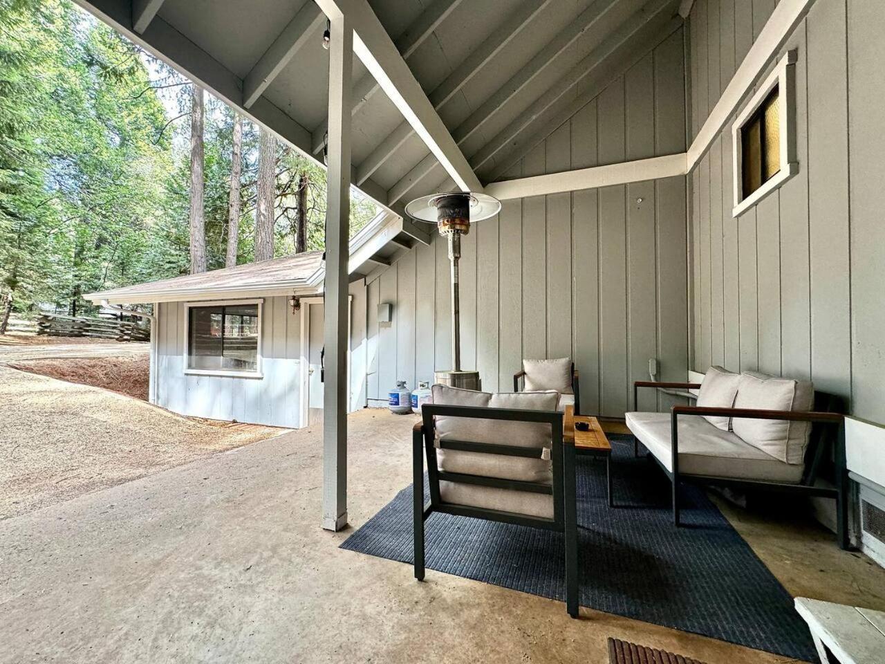 Cabin In The Trees-Game Room Pollock Pines Exteriér fotografie